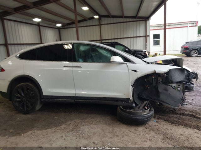 2018 Tesla Model X 100d/75d/p100d მანქანა იყიდება აუქციონზე, vin: 5YJXCBE29JF112391, აუქციონის ნომერი: 45061414