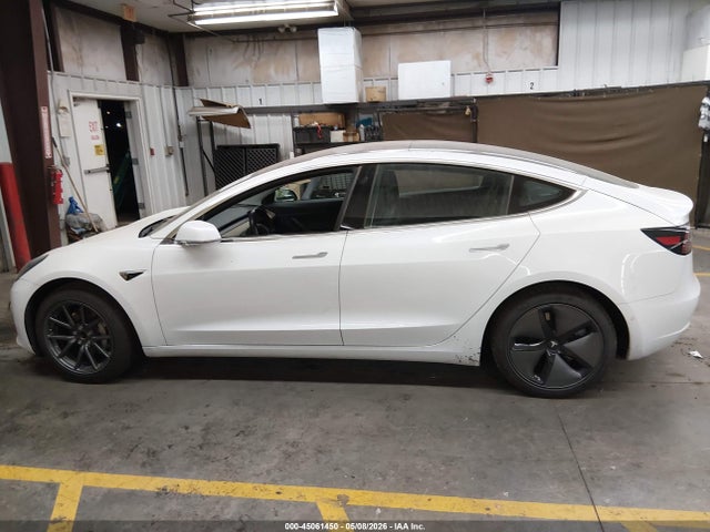 Продажа на аукционе авто 2018 Tesla Model 3 Long Range/mid Range, vin: 5YJ3E1EA1JF071894, номер лота: 45061450