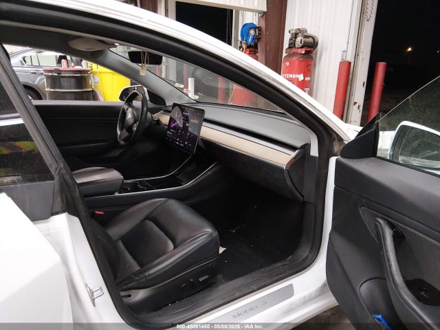 Продажа на аукционе авто 2018 Tesla Model 3 Long Range/mid Range, vin: 5YJ3E1EA1JF071894, номер лота: 45061450