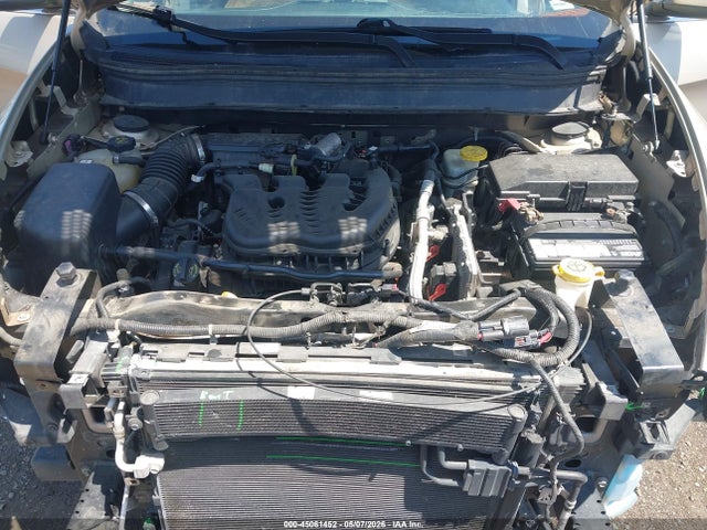 2015 Jeep Cherokee Latitude მანქანა იყიდება აუქციონზე, vin: 1C4PJMCS7FW635383, აუქციონის ნომერი: 45061452