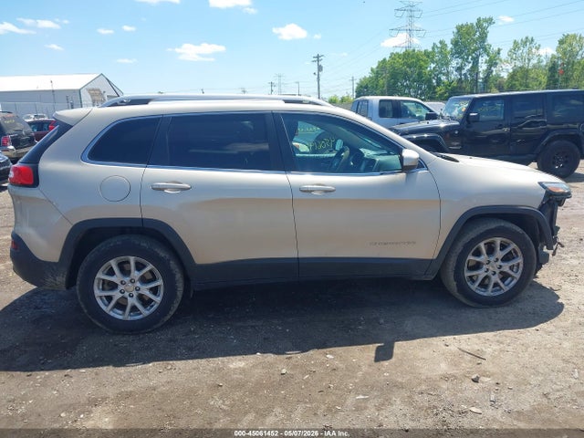 2015 Jeep Cherokee Latitude მანქანა იყიდება აუქციონზე, vin: 1C4PJMCS7FW635383, აუქციონის ნომერი: 45061452