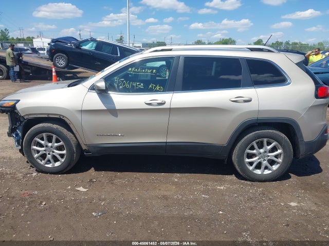 2015 Jeep Cherokee Latitude მანქანა იყიდება აუქციონზე, vin: 1C4PJMCS7FW635383, აუქციონის ნომერი: 45061452