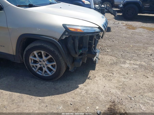 2015 Jeep Cherokee Latitude მანქანა იყიდება აუქციონზე, vin: 1C4PJMCS7FW635383, აუქციონის ნომერი: 45061452