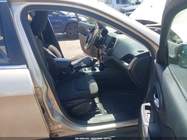 2015 Jeep Cherokee Latitude მანქანა იყიდება აუქციონზე, vin: 1C4PJMCS7FW635383, აუქციონის ნომერი: 45061452