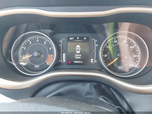 2015 Jeep Cherokee Latitude მანქანა იყიდება აუქციონზე, vin: 1C4PJMCS7FW635383, აუქციონის ნომერი: 45061452