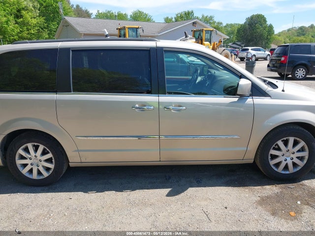 Продаж на аукціоні авто 2016 Chrysler Town & Country Touring, vin: 2C4RC1BG9GR256801, номер лоту: 45061473