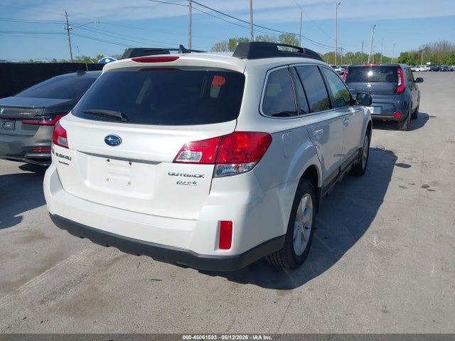 Продажа на аукционе авто 2014 Subaru Outback 2.5i Premium, vin: 4S4BRBCC5E3304653, номер лота: 45061593