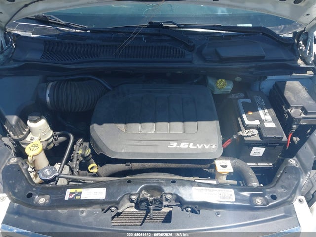 2015 Chrysler Town & Country Touring მანქანა იყიდება აუქციონზე, vin: 2C4RC1BG3FR545669, აუქციონის ნომერი: 45061682