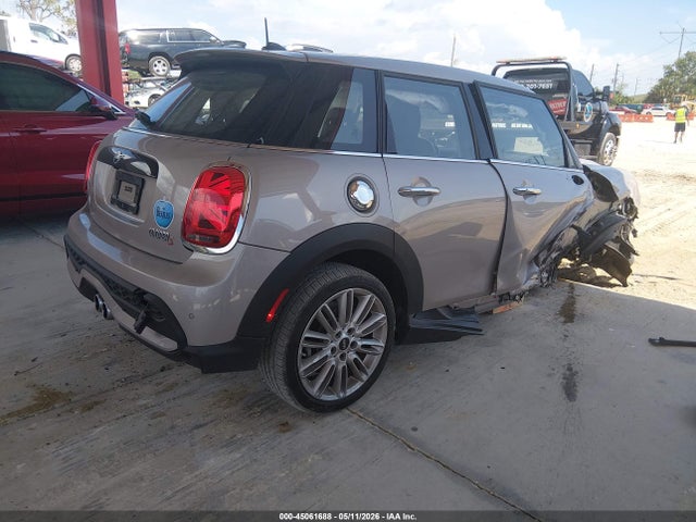 Aukcja sprzedaży 2024 Mini Hardtop Cooper S, vin: WMW53DK0XR2V44814, numer aukcji: 45061688