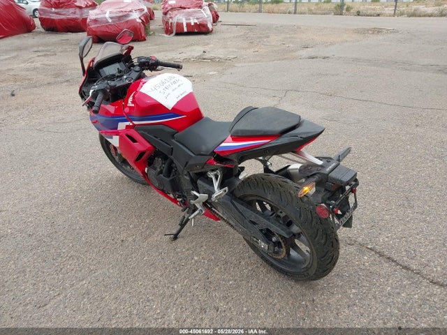 45061692 :رقم المزاد ، MLHPC7058S5101557 vin ، 2025 Honda Cbr500 Ra مزاد بيع