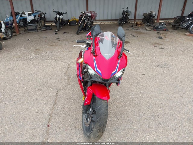 45061692 :رقم المزاد ، MLHPC7058S5101557 vin ، 2025 Honda Cbr500 Ra مزاد بيع