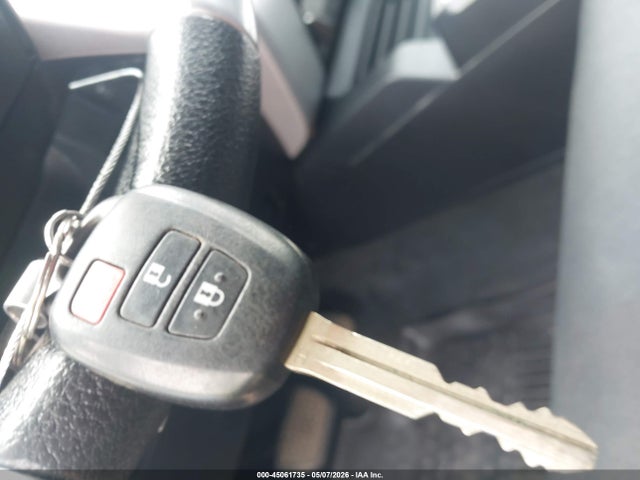 45061735 :رقم المزاد ، 5TFEY5F19JX240894 vin ، 2018 Toyota Tundra Sr5 5.7l V8 مزاد بيع