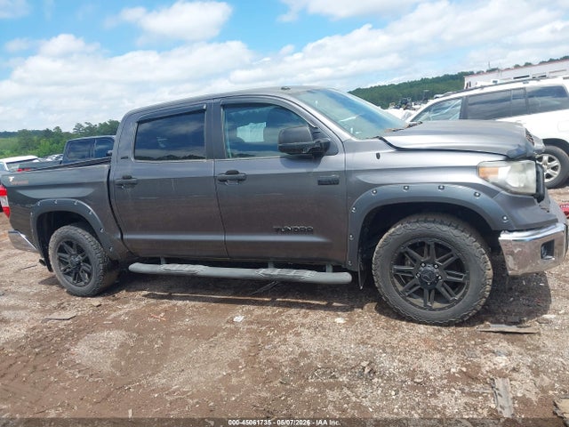45061735 :رقم المزاد ، 5TFEY5F19JX240894 vin ، 2018 Toyota Tundra Sr5 5.7l V8 مزاد بيع