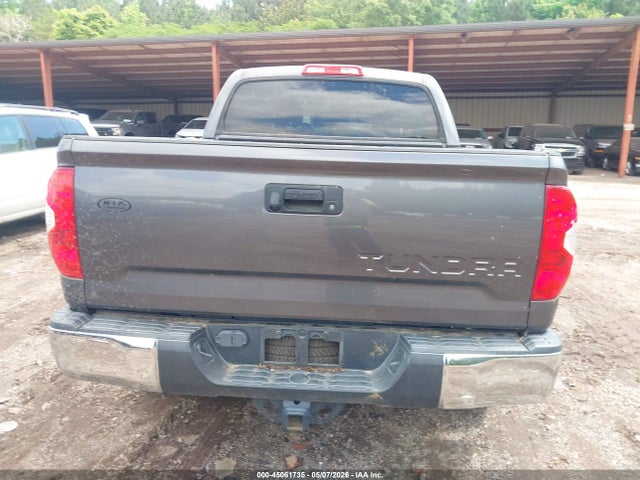 45061735 :رقم المزاد ، 5TFEY5F19JX240894 vin ، 2018 Toyota Tundra Sr5 5.7l V8 مزاد بيع