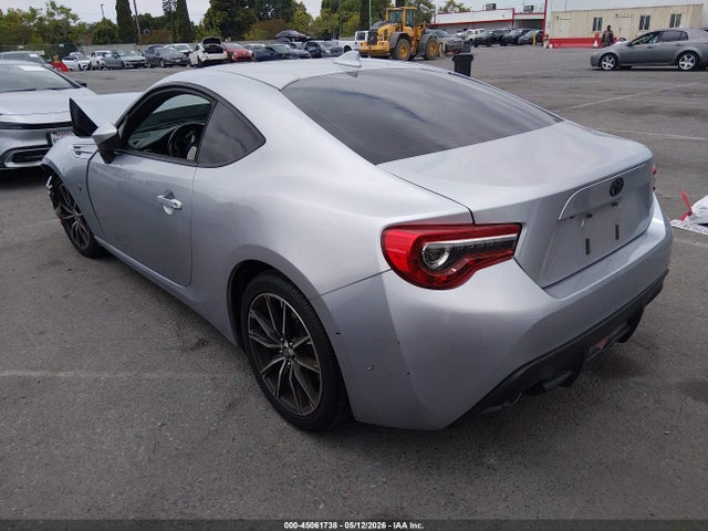 JF1ZNAA18H8700812 Toyota 86