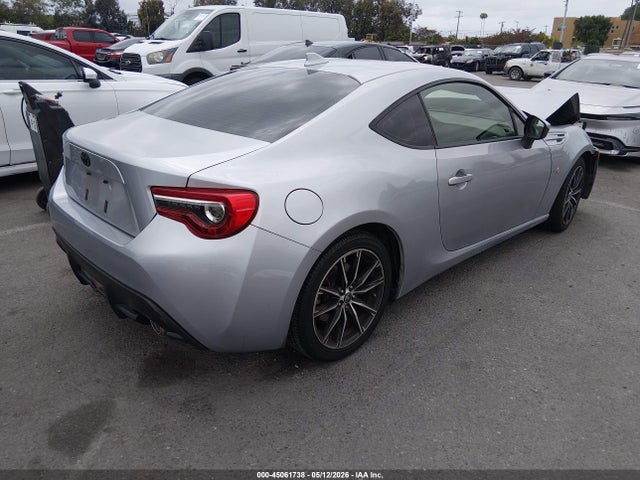 JF1ZNAA18H8700812 Toyota 86