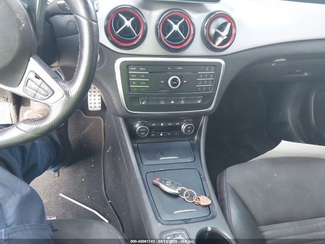45061742 :رقم المزاد ، WDDSJ4EB2FN285597 vin ، 2015 Mercedes-benz Cla 250 مزاد بيع