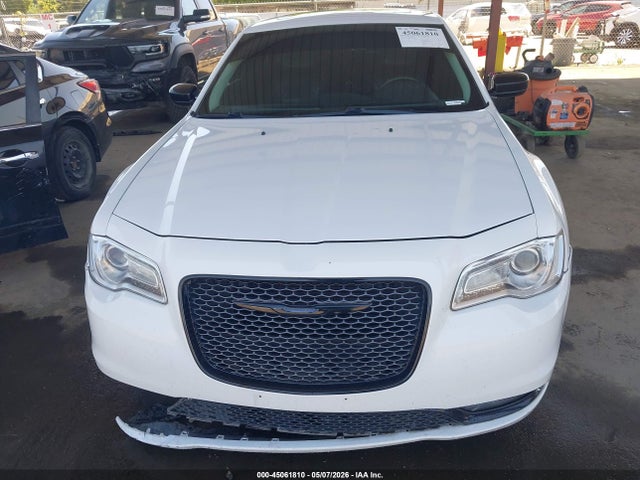 Продаж на аукціоні авто 2016 Chrysler 300c, vin: 2C3CCAEG2GH324660, номер лоту: 45061810