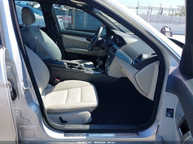 Продаж на аукціоні авто 2013 Mercedes-benz C 250 Sport, vin: WDDGF4HB6DA763317, номер лоту: 45061897