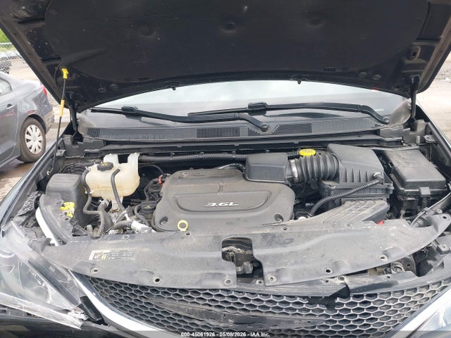 Продажа на аукционе авто 2017 Chrysler Pacifica Touring-l, vin: 2C4RC1BG9HR759620, номер лота: 45061926