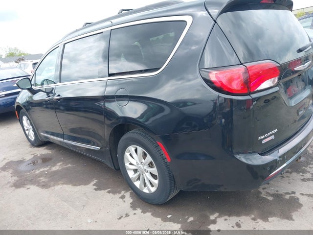 Продажа на аукционе авто 2017 Chrysler Pacifica Touring-l, vin: 2C4RC1BG9HR759620, номер лота: 45061926