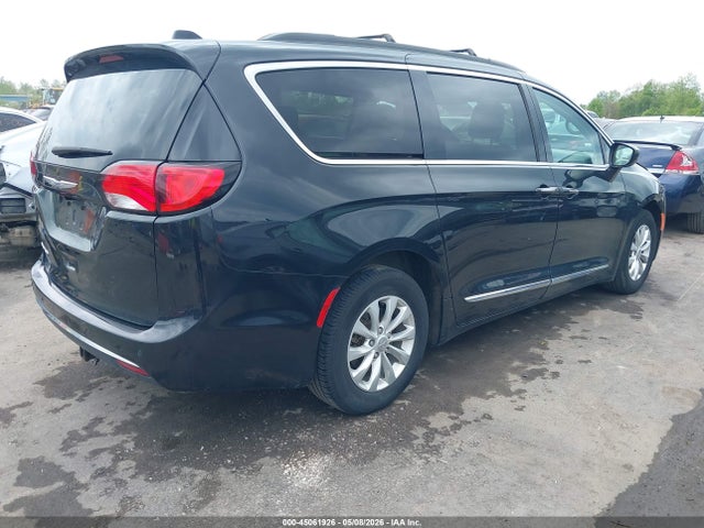 Продажа на аукционе авто 2017 Chrysler Pacifica Touring-l, vin: 2C4RC1BG9HR759620, номер лота: 45061926