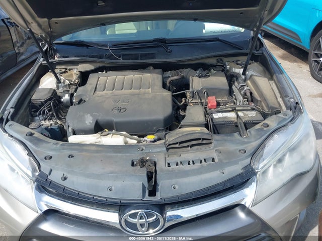 2015 Toyota Camry Xle V6 მანქანა იყიდება აუქციონზე, vin: 4T1BK1FKXFU565709, აუქციონის ნომერი: 45061942