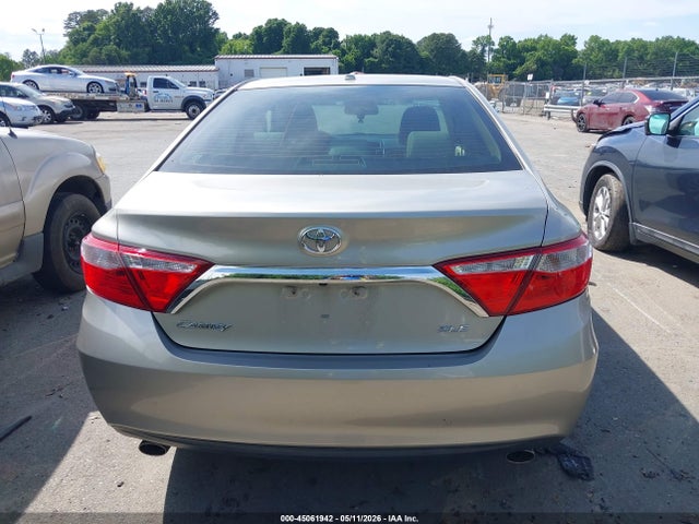 2015 Toyota Camry Xle V6 მანქანა იყიდება აუქციონზე, vin: 4T1BK1FKXFU565709, აუქციონის ნომერი: 45061942