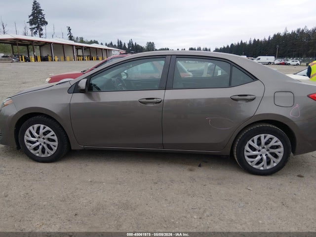 2T1BURHE0JC004560 Toyota COROLLA LE