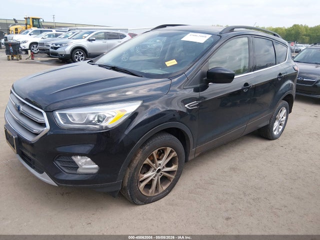 Продажа на аукционе авто 2017 Ford Escape Se, vin: 1FMCU9G92HUE57015, номер лота: 45062008