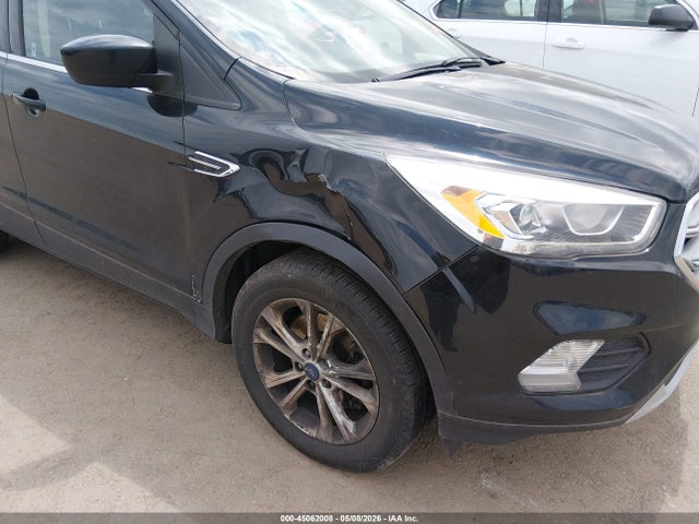 Продажа на аукционе авто 2017 Ford Escape Se, vin: 1FMCU9G92HUE57015, номер лота: 45062008
