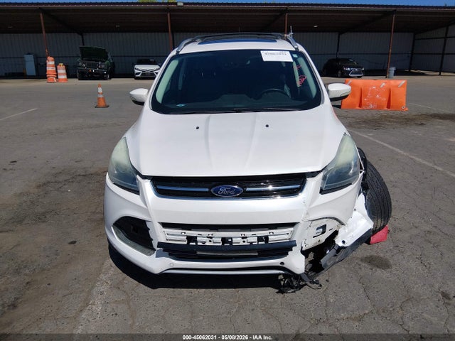 45062031 :رقم المزاد ، 1FMCU9J9XGUB02276 vin ، 2016 Ford Escape Titanium مزاد بيع