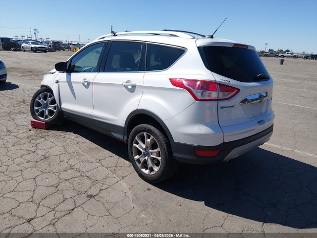 45062031 :رقم المزاد ، 1FMCU9J9XGUB02276 vin ، 2016 Ford Escape Titanium مزاد بيع