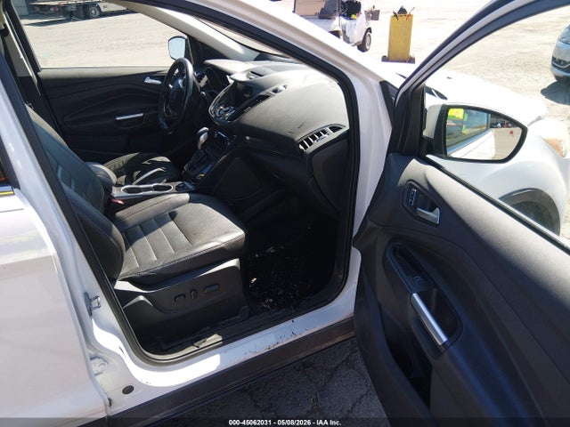 45062031 :رقم المزاد ، 1FMCU9J9XGUB02276 vin ، 2016 Ford Escape Titanium مزاد بيع