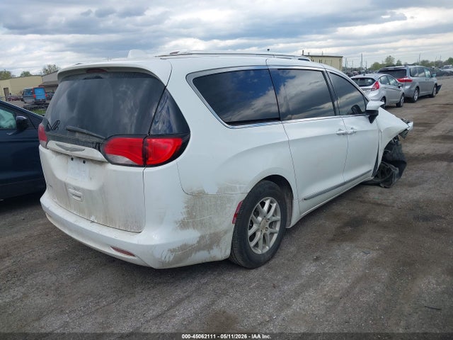 2017 Chrysler Pacifica Touring მანქანა იყიდება აუქციონზე, vin: 2C4RC1DG2HR587895, აუქციონის ნომერი: 45062111