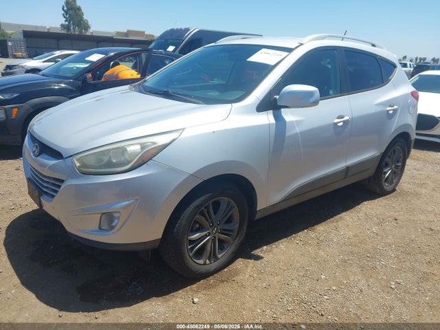 KM8JU3AG4FU007133 Hyundai TUCSON SE