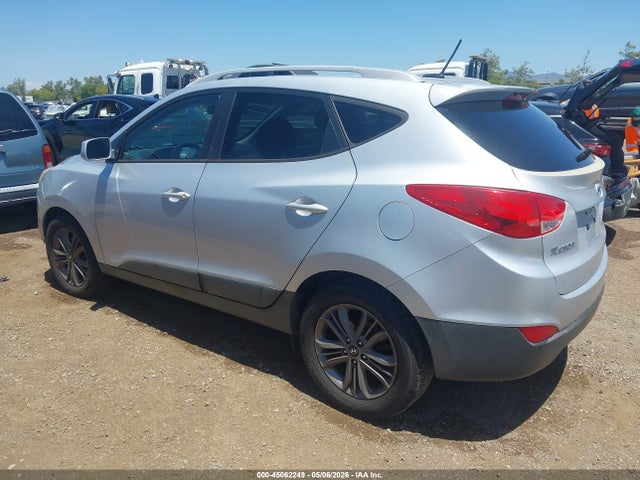 KM8JU3AG4FU007133 Hyundai TUCSON SE