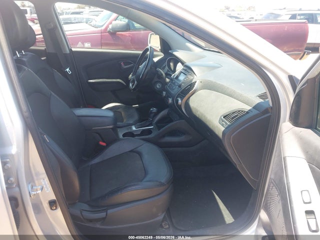 KM8JU3AG4FU007133 Hyundai TUCSON SE