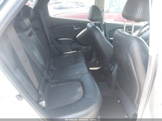 KM8JU3AG4FU007133 Hyundai TUCSON SE