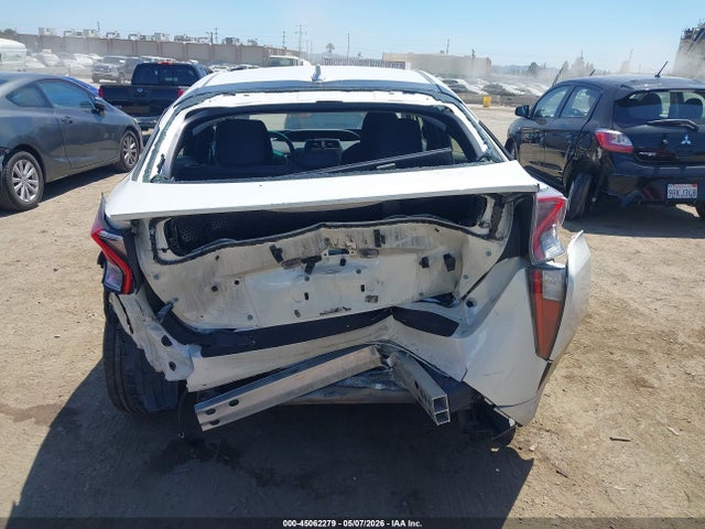 JTDKARFU0H3048354 Toyota Prius Two Eco