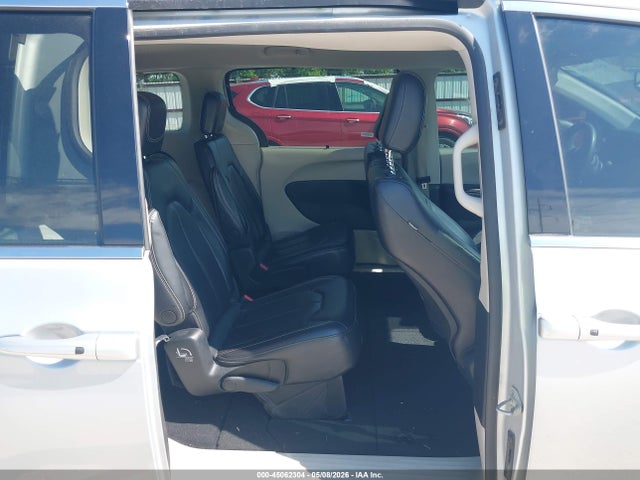 Продажа на аукционе авто 2022 Chrysler Pacifica Touring L, vin: 2C4RC1BG8NR160638, номер лота: 45062304