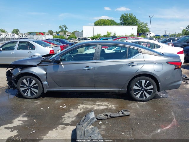 45062363 :رقم المزاد ، 1N4BL4DW9NN371390 vin ، 2022 Nissan Altima Sv Intelligent Awd مزاد بيع