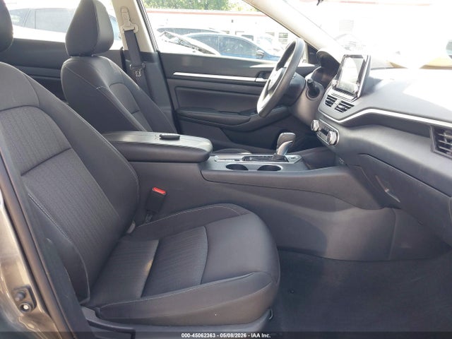 45062363 :رقم المزاد ، 1N4BL4DW9NN371390 vin ، 2022 Nissan Altima Sv Intelligent Awd مزاد بيع