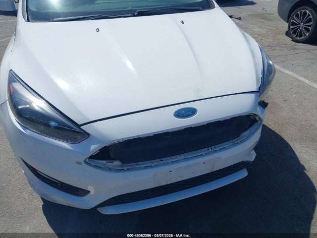 Ford FOCUS SE 2016 1FADP3K25GL212808 Image 17