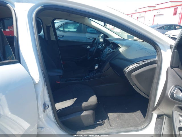 Ford FOCUS SE 2016 1FADP3K25GL212808 Image 5