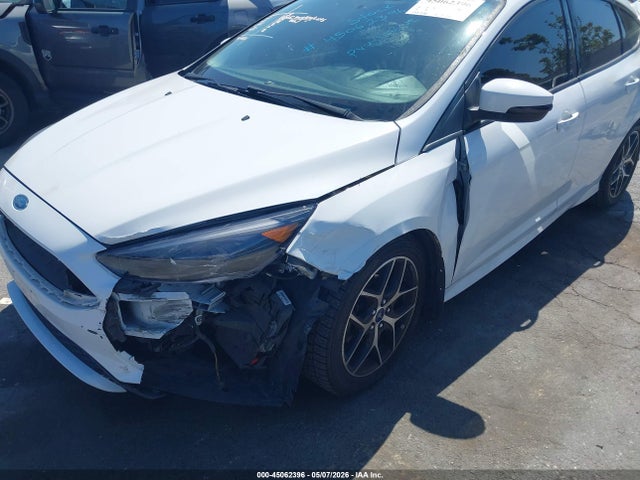 Ford FOCUS SE 2016 1FADP3K25GL212808 Image 6
