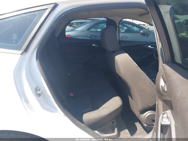 Ford FOCUS SE 2016 1FADP3K25GL212808 Image 8