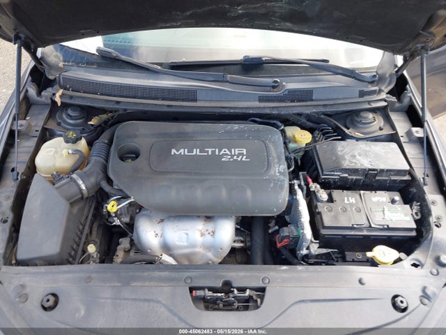 Продажа на аукционе авто 2015 Chrysler 200 C, vin: 1C3CCCCB2FN630444, номер лота: 45062483