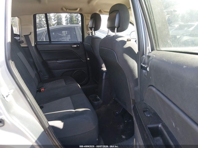 1C4NJCBA5ED882423 Jeep Compass Sport