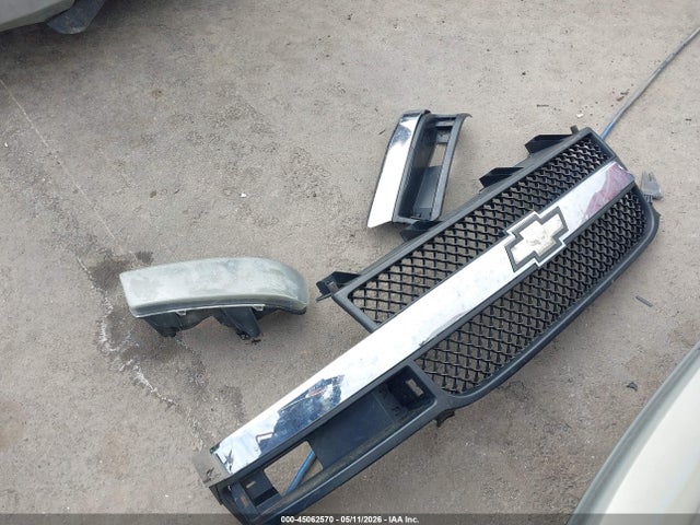 45062570 :رقم المزاد ، 1GCGG25U341147429 vin ، 2004 Chevrolet Express مزاد بيع